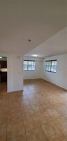 8833 NW 107th Ct, Unit 104 in Doral, FL - Foto de edificio - Building Photo