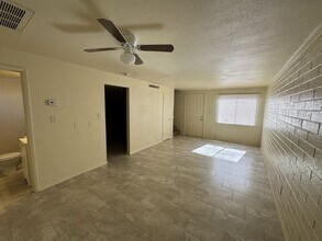 7129 W Hazelwood St in Phoenix, AZ - Building Photo - Building Photo
