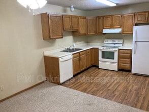 247 Westhaven Dr in Troy, OH - Foto de edificio - Building Photo