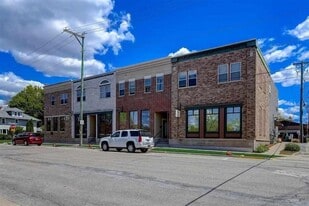 113 E Washington St in Stoughton, WI - Building Photo