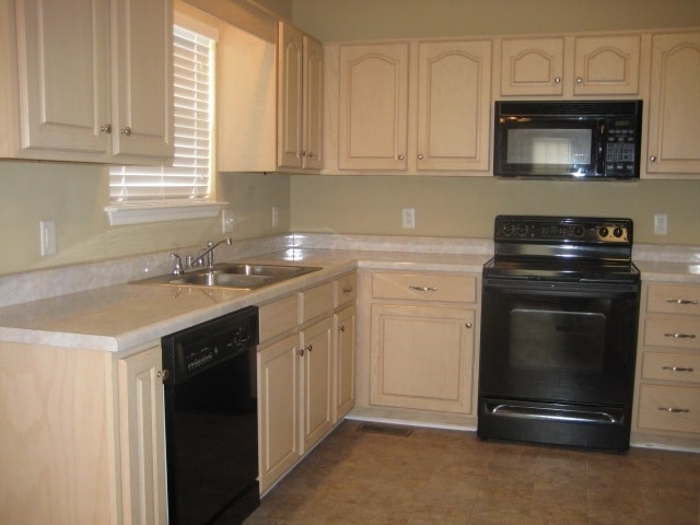 5608 Craftwood Ct in Antioch, TN - Building Photo - Building Photo