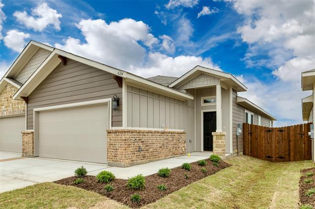 624 Harvest Moon Dr in Venus, TX - Building Photo