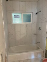 704 N Hobart Blvd in Los Angeles, CA - Building Photo