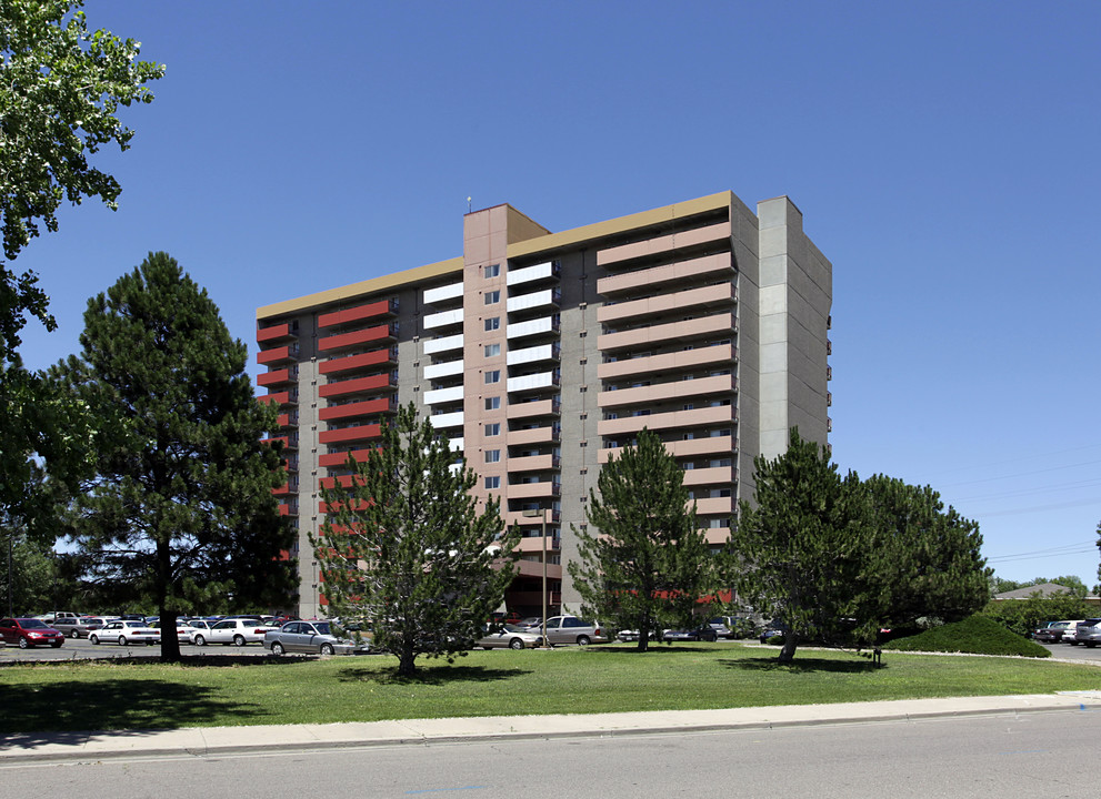 Azteca Apartments in Pueblo, CO - Building Photo