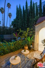 1019 N Orange Grove Ave in West Hollywood, CA - Building Photo - Building Photo