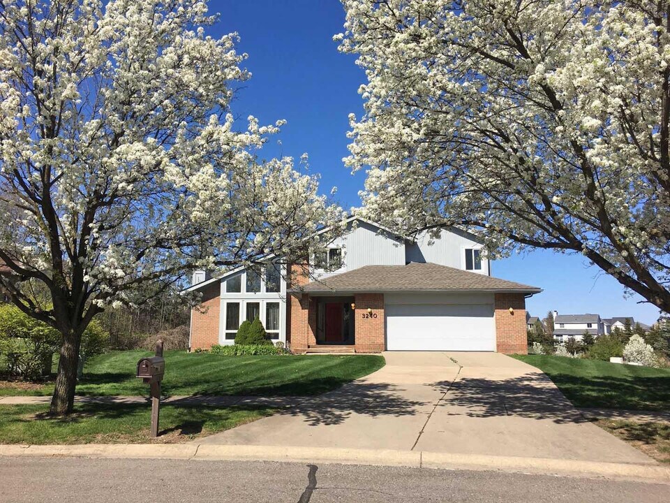 3240 Bellflower Ct in Ann Arbor, MI - Building Photo
