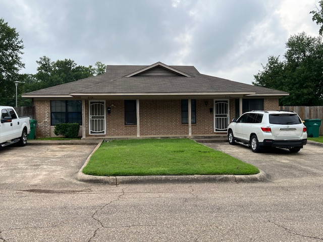 3100 Walnut Street in Texarkana, TX - Building Photo