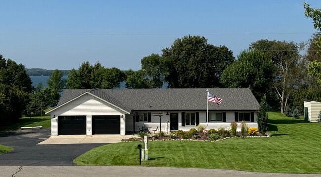 41208 Marion Dr N in Perham, MN - Building Photo - Building Photo