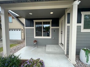 187 NE Ragweed Way in Bremerton, WA - Building Photo - Building Photo