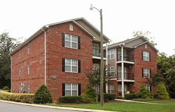 Campus Crossing South in Greensboro, NC - Foto de edificio - Building Photo