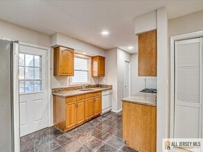 11 Hyde Ave in Iselin, NJ - Building Photo - Building Photo