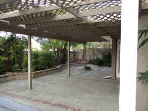 801 Chatham Way in San Jacinto, CA - Building Photo - Building Photo