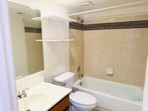 1125 E Broadway Rd in Tempe, AZ - Building Photo - Building Photo