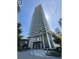 567 Clarke Rd in Coquitlam, BC - Building Photo