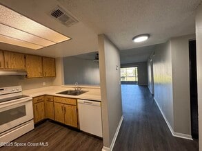 1039 Regency Dr in Melbourne, FL - Building Photo - Building Photo