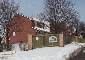 102 Yorkland St Apartments