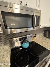 4431 E Amberwood Dr in Phoenix, AZ - Building Photo - Building Photo