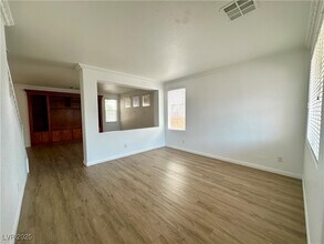 3012 Jacaranda Dr in Las Vegas, NV - Building Photo - Building Photo