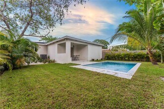 38 NE 50th St in Miami, FL - Building Photo - Building Photo