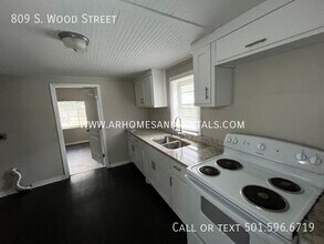 809 S Wood St in Stuttgart, AR - Building Photo - Building Photo