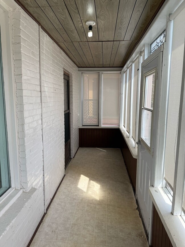 Room 4 - 38 Crown St in Thunder Bay, ON - Building Photo - Building Photo