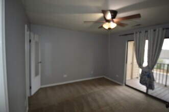 2048 N Rand Rd in Palatine, IL - Building Photo - Building Photo