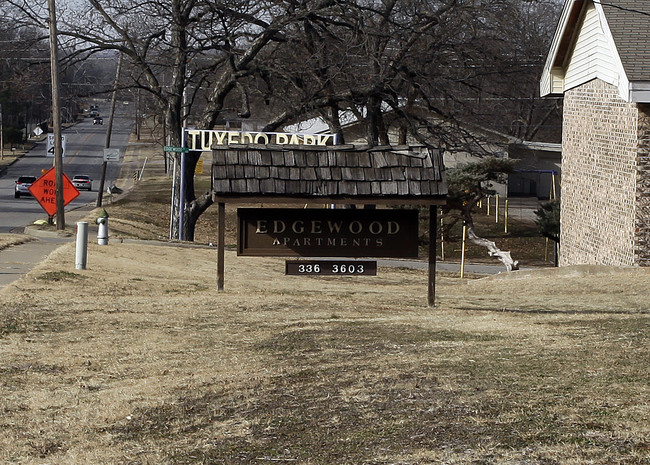 Edgewood Apartments in Bartlesville, OK - Building Photo - Building Photo