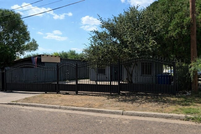4544 La Cienega Ln in Laredo, TX - Building Photo - Building Photo