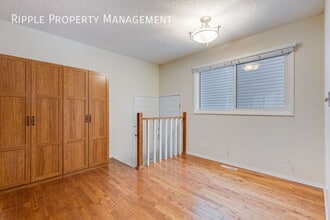 63 Woodglen Close SW in Calgary, AB - Building Photo - Building Photo