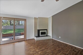 1835 NE Sumner Dr in Oak Harbor, WA - Building Photo - Building Photo