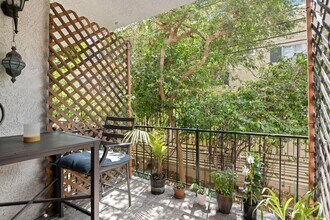 1375 Kelton Ave, Unit #108 in Los Angeles, CA - Building Photo - Building Photo