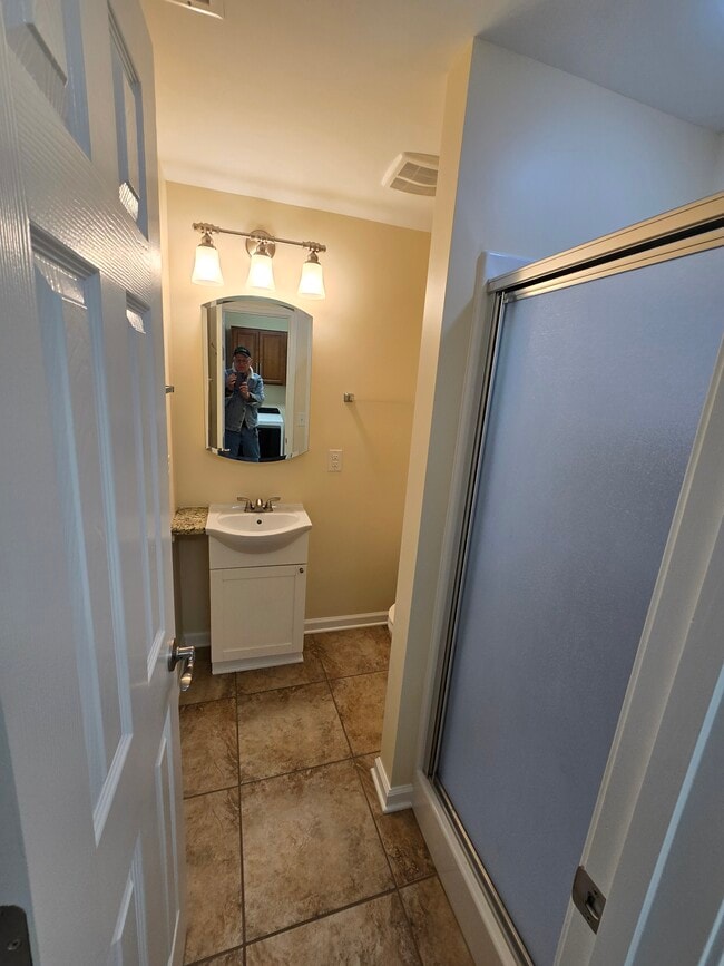 107a Oakwood Dr in Havelock, NC - Building Photo - Building Photo