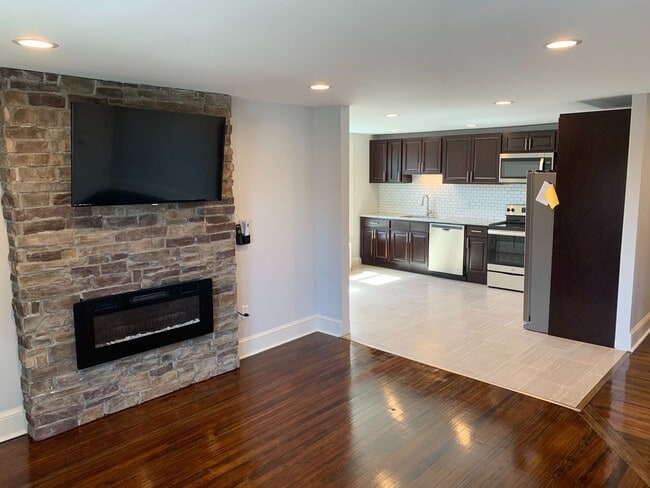 191-193 Whiting Ln in West Hartford, CT - Building Photo - Building Photo