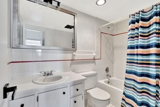 1801 NE 62nd St, Unit 205 in Fort Lauderdale, FL - Building Photo - Building Photo