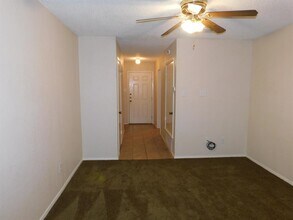 806 Country Aire Dr in Round Rock, TX - Building Photo - Building Photo