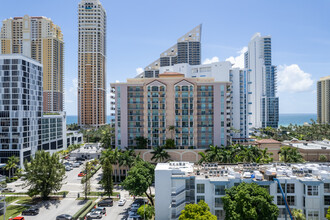 King David Condominiums in Sunny Isles Beach, FL - Building Photo - Building Photo