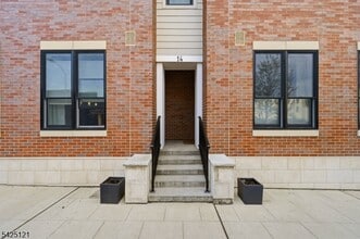14 Ward St in Bloomfield, NJ - Building Photo - Building Photo