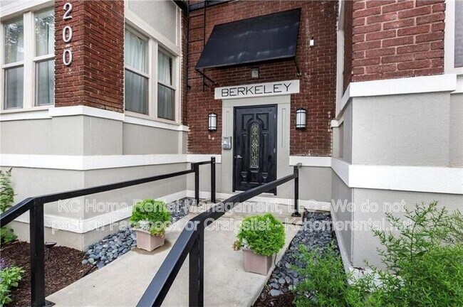 200 E 43rd St in Kansas City, MO - Building Photo - Building Photo