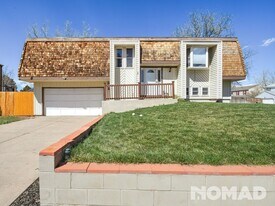 12019 W Rice Pl in Morrison, CO - Building Photo