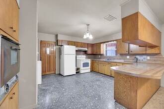 810 S 16th 1/2 in McAllen, TX - Building Photo - Building Photo