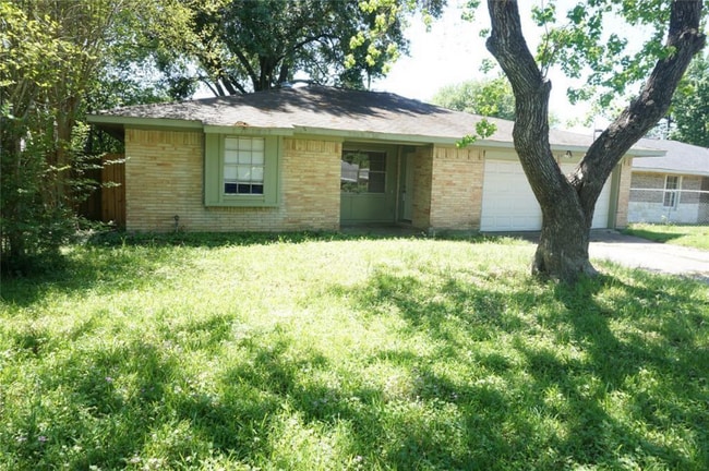 17006 Woodburn Dr in Houston, TX - Building Photo - Building Photo