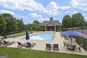 423 Royal Cres Ln E in Canton, GA - Building Photo - Building Photo