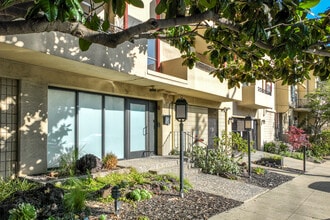 320 Park View Ter in Oakland, CA - Building Photo - Building Photo