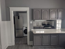 128 E Wayne Ave, Unit 2 in Easton, PA - Building Photo