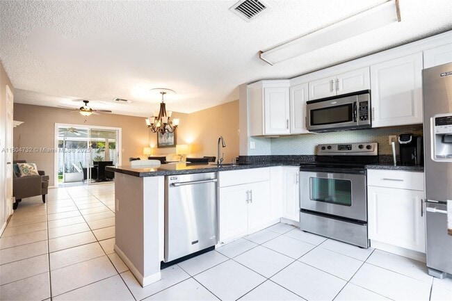 2683 NE 15th St in Pompano Beach, FL - Building Photo - Building Photo