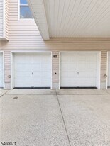 524 Great Beds Ct in Perth Amboy, NJ - Building Photo