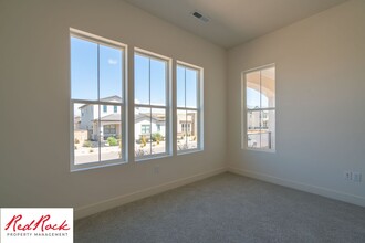 737 W Claystone Dr in Saint George, UT - Building Photo - Building Photo