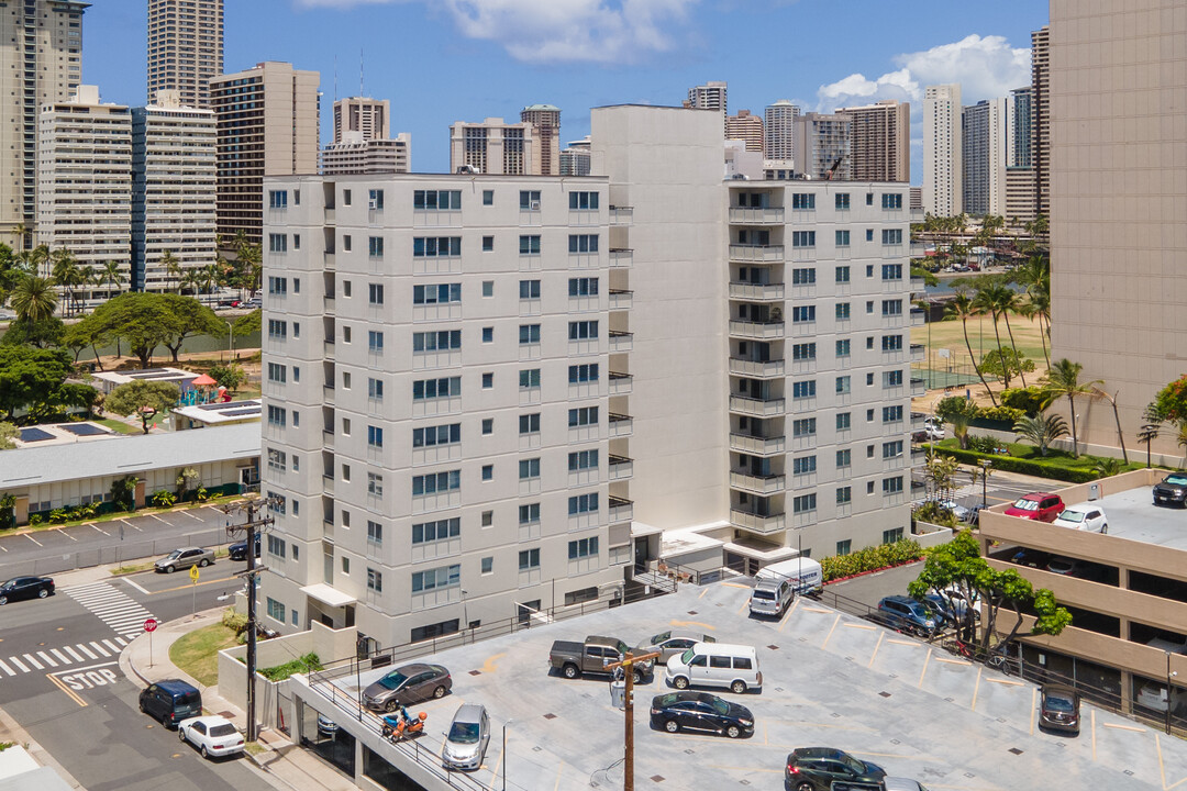 Ala Wai Cove in Honolulu, HI - Building Photo