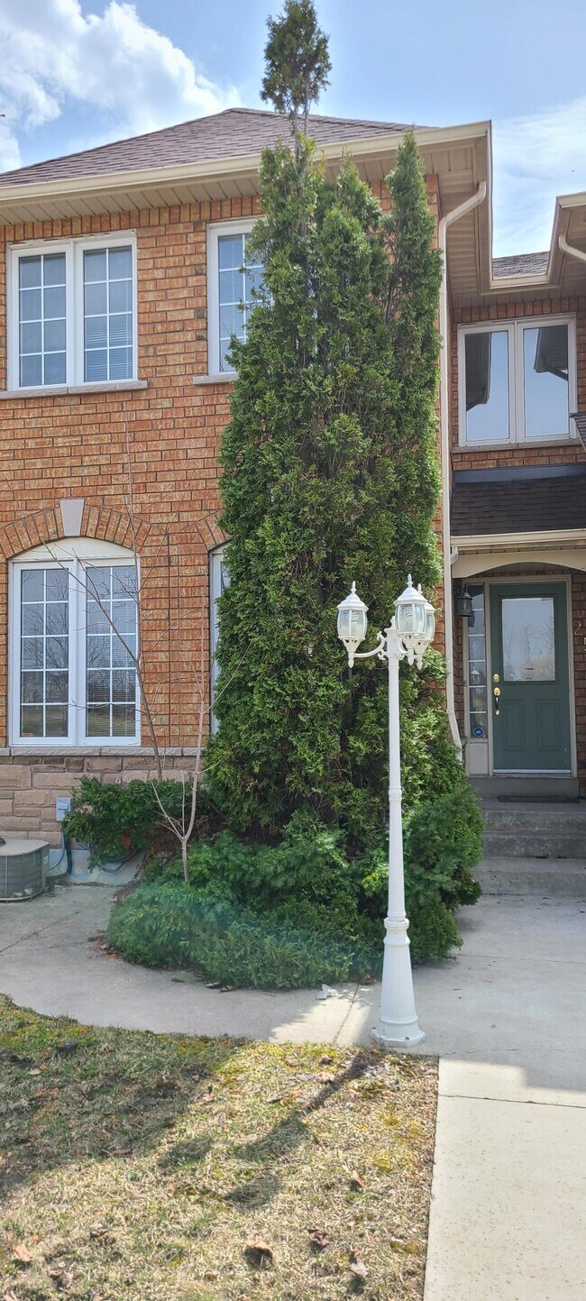 25 America Av Apartments and Nearby Vaughan Apartments For Rent