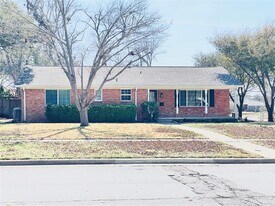 534 E Spring Valley Rd in Richardson, TX - Building Photo